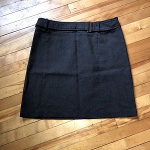 New York & Company city stretch gray skirt 8